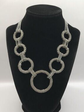 Silver-Tone Chain Interlinked Rope Circle Necklace
